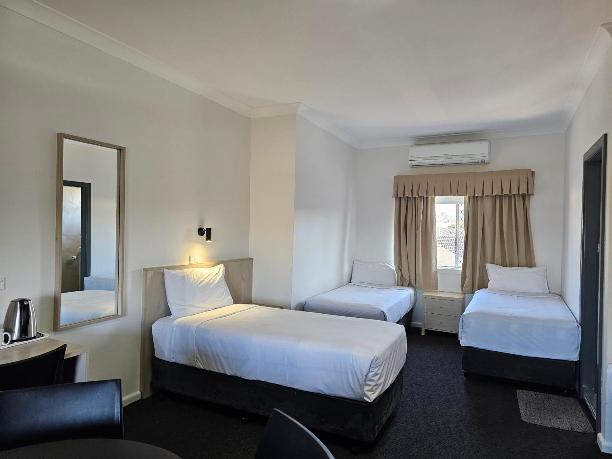 Country Lodge Motor Inn Bathurst Extérieur photo