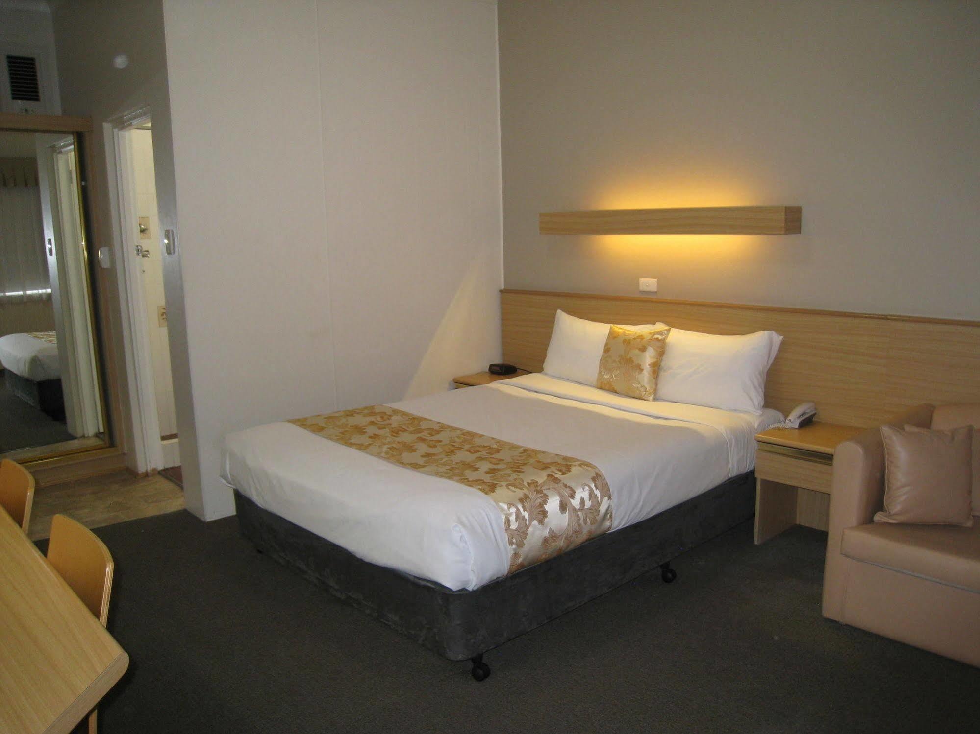 Country Lodge Motor Inn Bathurst Extérieur photo