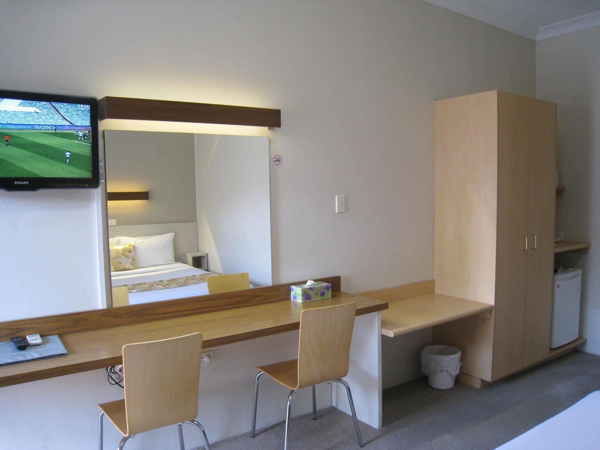 Country Lodge Motor Inn Bathurst Extérieur photo