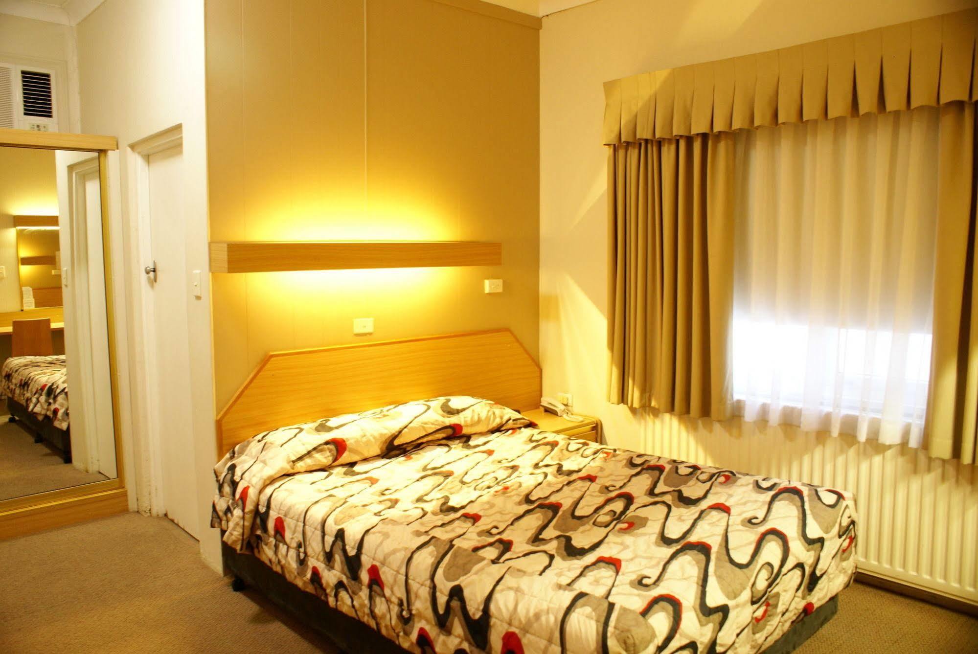 Country Lodge Motor Inn Bathurst Extérieur photo